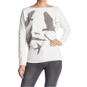 Go Couture Women’s Birds Graphic Boatneck Sweatshirt. Size Medium